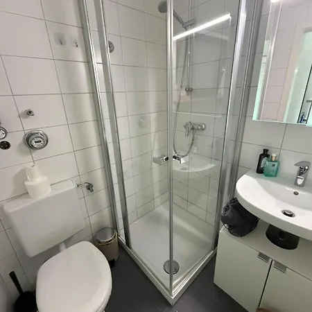 Modern Garden Private Entrance Apartment